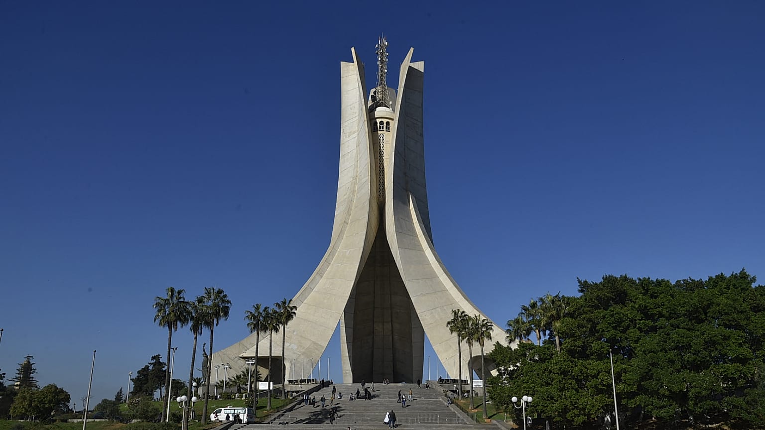 الجزائر