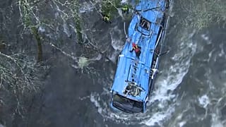 El rescate tuvo que ser interrumpido por el creciente caudal del río Lérez.