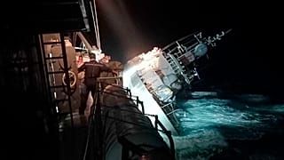 Ναυάγιο πολεμικού πλοίου στην Ταϊλάνδη
