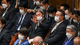 Japonya'da Yeniden İnşa Bakanı Akiba Kenya görevinden istifa etti (arşiv)