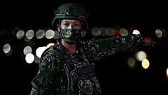 Archives : soldat taiwanais lors de manœuvres dans le comté de Pingtung dans le sud de Taiwan, le 6 septembre 2022