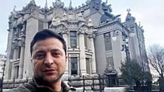 Volodimir Zelenszkij videóüzenetet vesz fel a háború első napjaiban