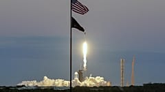 December elején negyven műholdat vitt az űrbe a SpaceX Falcon 9
