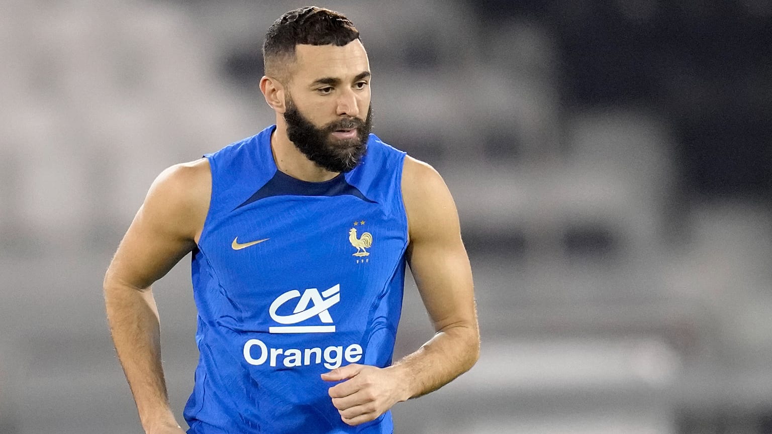 بنزيمة خلال تدريب مع المنتخب الفرنسي
