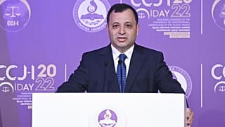 AYM Başkanı Zühtü Arslan