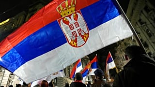 Proteste von Serben aus dem Kosovo in Belgrad