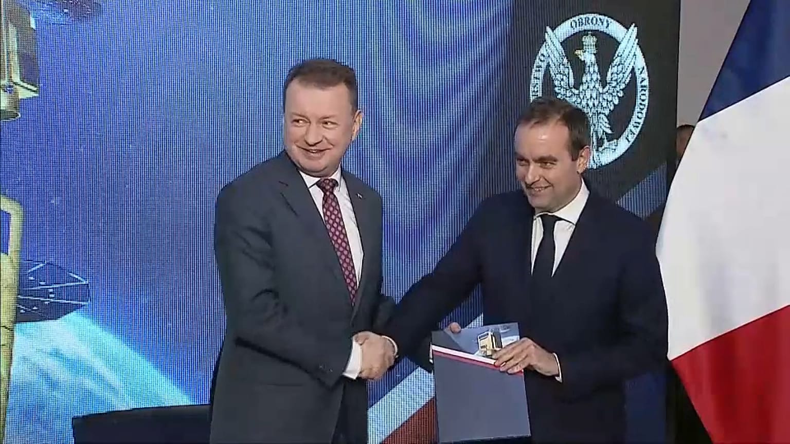 El martes, el Ministro de Defensa Nacional de Polonia, Mariusz Błaszczak con el Ministro de Defensa de Francia, Sebastien Lecornu