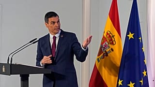 Pedro Sanchez spanyol miniszterelnök sajtótájékoztatót tart december 27-én Madridban