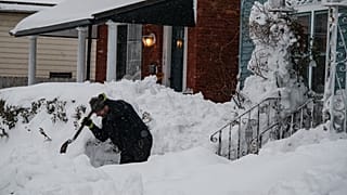 Un habitant de Buffalo (Etat de New York), le 27 décembre 2022.
