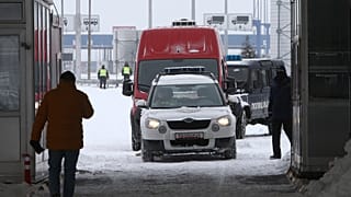 The police officers were all stationed at the Tabanovce border crossing.