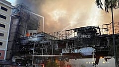 Incendio in un hotel a Poipet, Cambogia. 28 dicembre 2022.