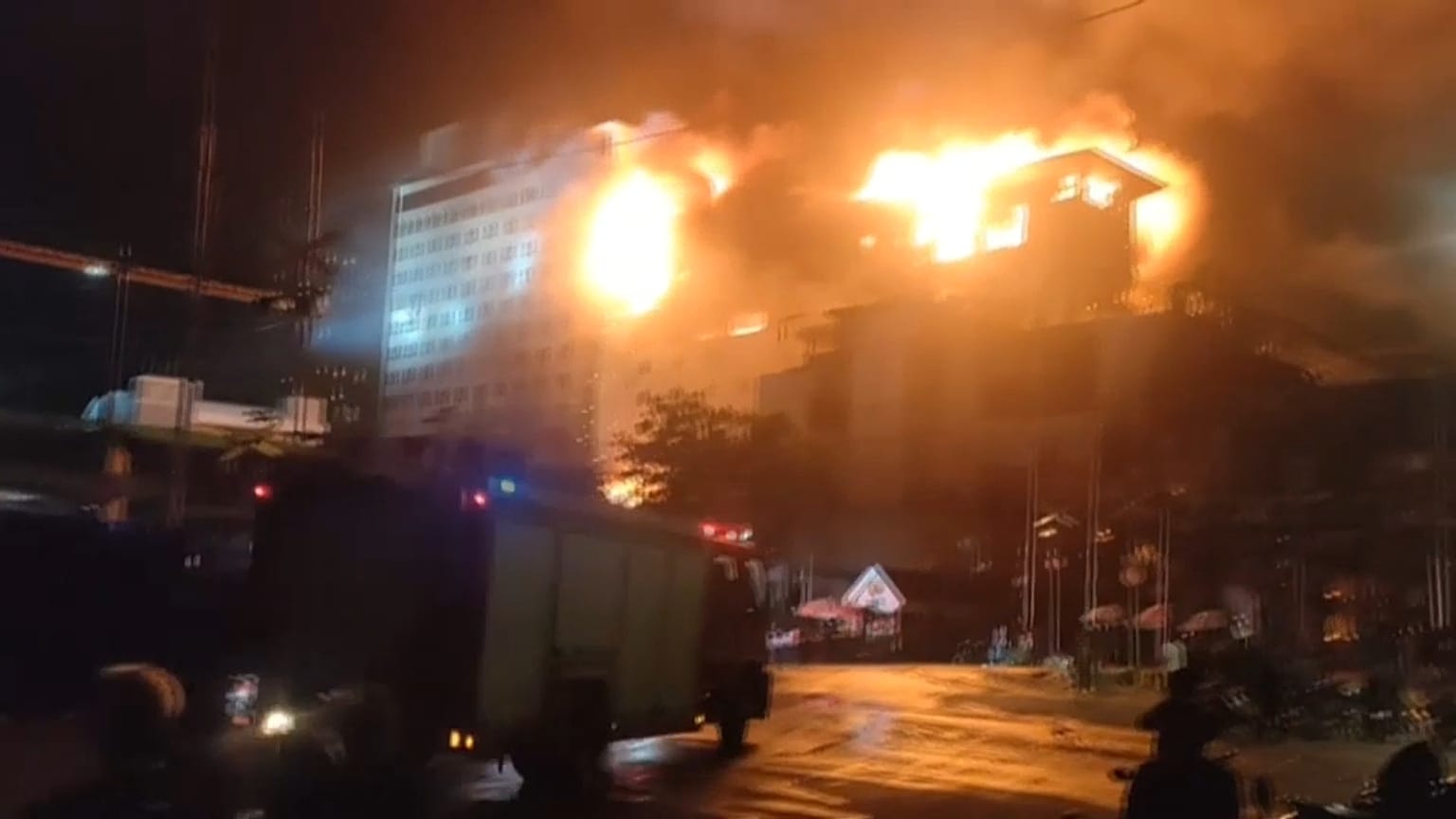 Feuer in Hotel-Casino in Poipet in Kambodscha