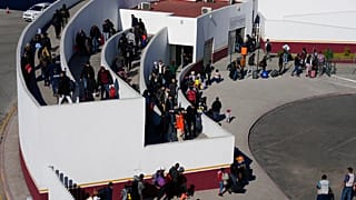 ABD'nin Meksika sınırına düzensiz göçmen işlemleri için 1000 kişilik çadır tesis kuruluyor