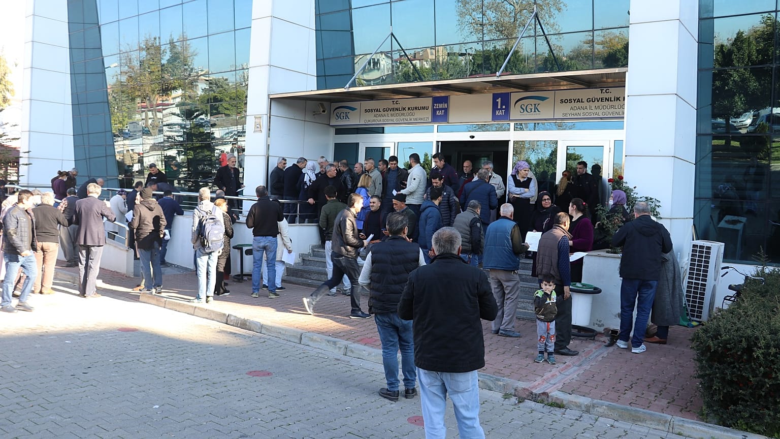 2 milyondan fazla kişinin emeklilik hakkına erişmesinin devlete oluşturacağı yük tartışılıyor