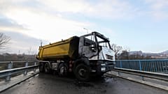 کامیون‌هایی که در مرز بین کوزوو و صربستان جلوی تردد را گرفته بودند دچار حریق شدند
