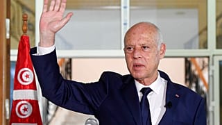 الرئيس التونسي قيس سعيد خلال زيارته لسيدي بوزيد، تونس، في 20 سبتمبر 2021 