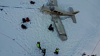 Noch mal gut gegangen: Bauchlandung im Schnee