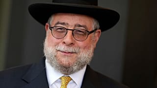 Главный раввин Москвы Пинхас Гольдшмидт не вернулс в Россию и призвал всех евреев у отъезду в Израиль "пока не поздно"