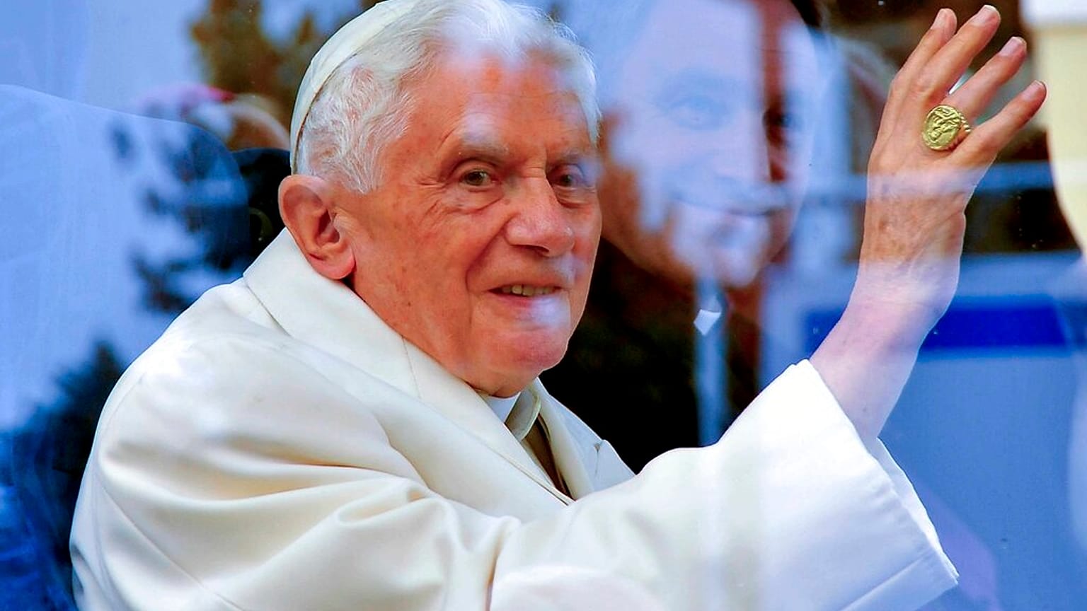 Le pape Benoît XVI lors d'une réunion pour la paix, organisée à Santa Maria degli Angeli (Italie), le 27/10/2011