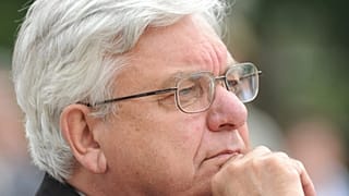 Duray Miklós 2012. június 2-án Budapesten a nemzeti összetartozás napja alkalmából rendezett ünnepségen a nagytétényi országzászlónál. 