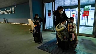 Tras el fracaso de su política "cero-covid", China enfrenta un estallido de contagios.