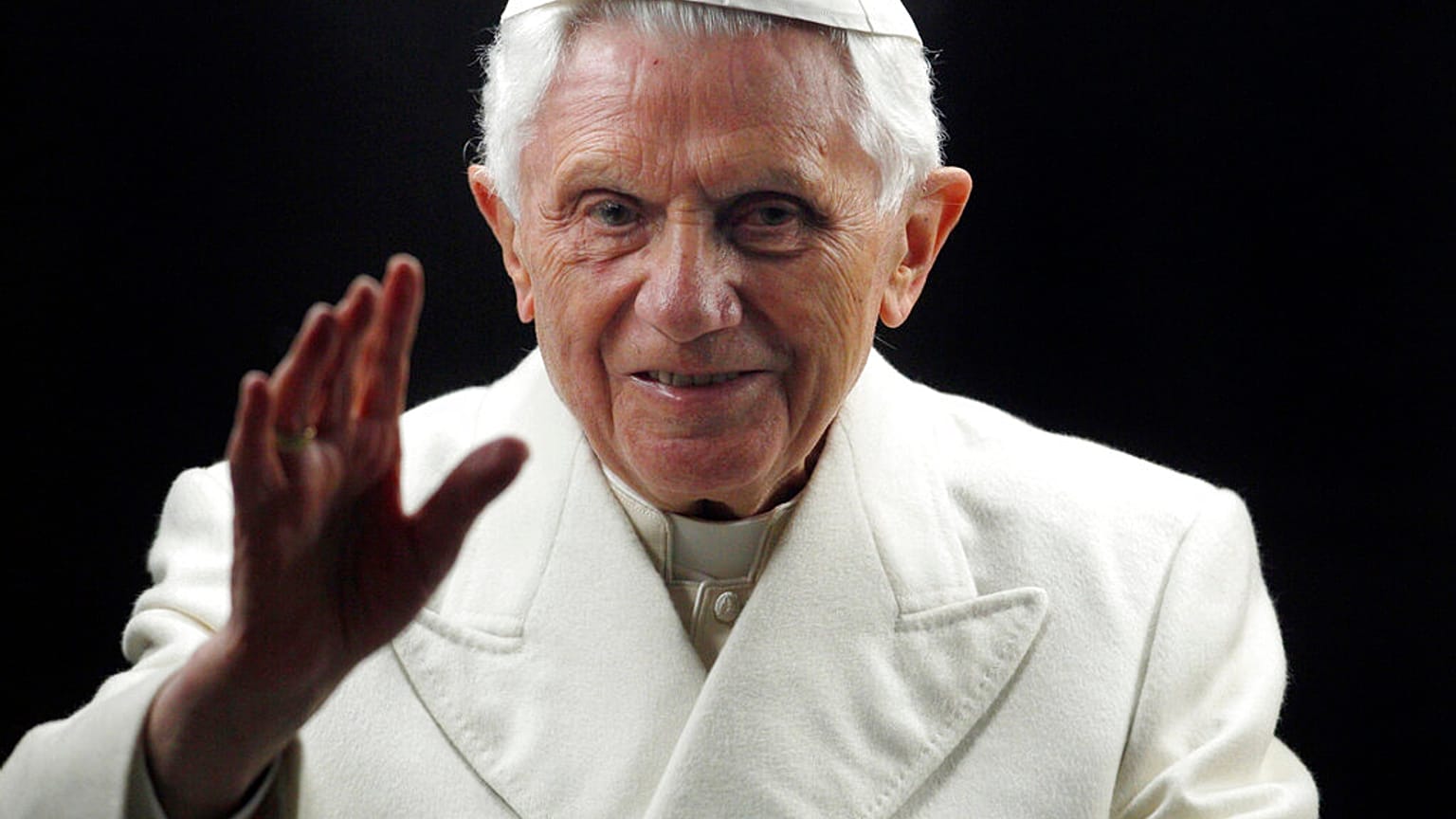 Benedetto XVI in una foto del 2011