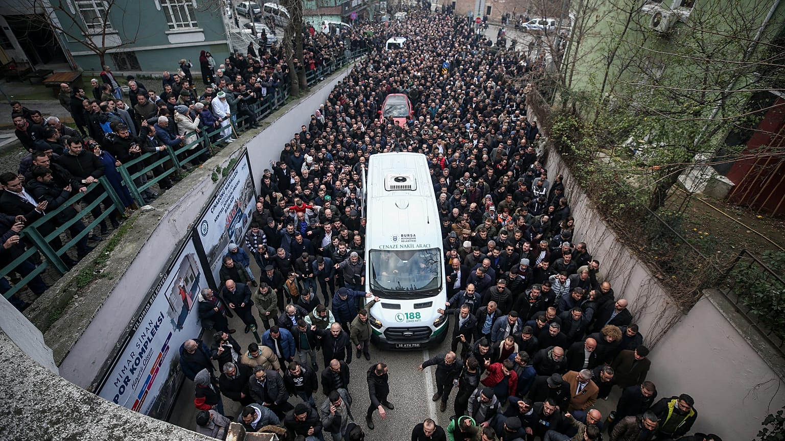 Eski Ülkü Ocakları Genel Başkanı Doç. Dr. Sinan Ateş Bursa'da toprağa verildi