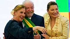Президент Луис Лула да Силва с Беатрис Гутьеррес, женой президента Мексики Андреса Мануэля Лопеса Обрадора, и своей супругой Розанжелой Силвой