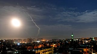 تصویر آرشیوی؛ موشک اسرائیلی در آسمان دمشق در نزدیکی فرودگاه پایتخت، سال ۲۰۱۹ 