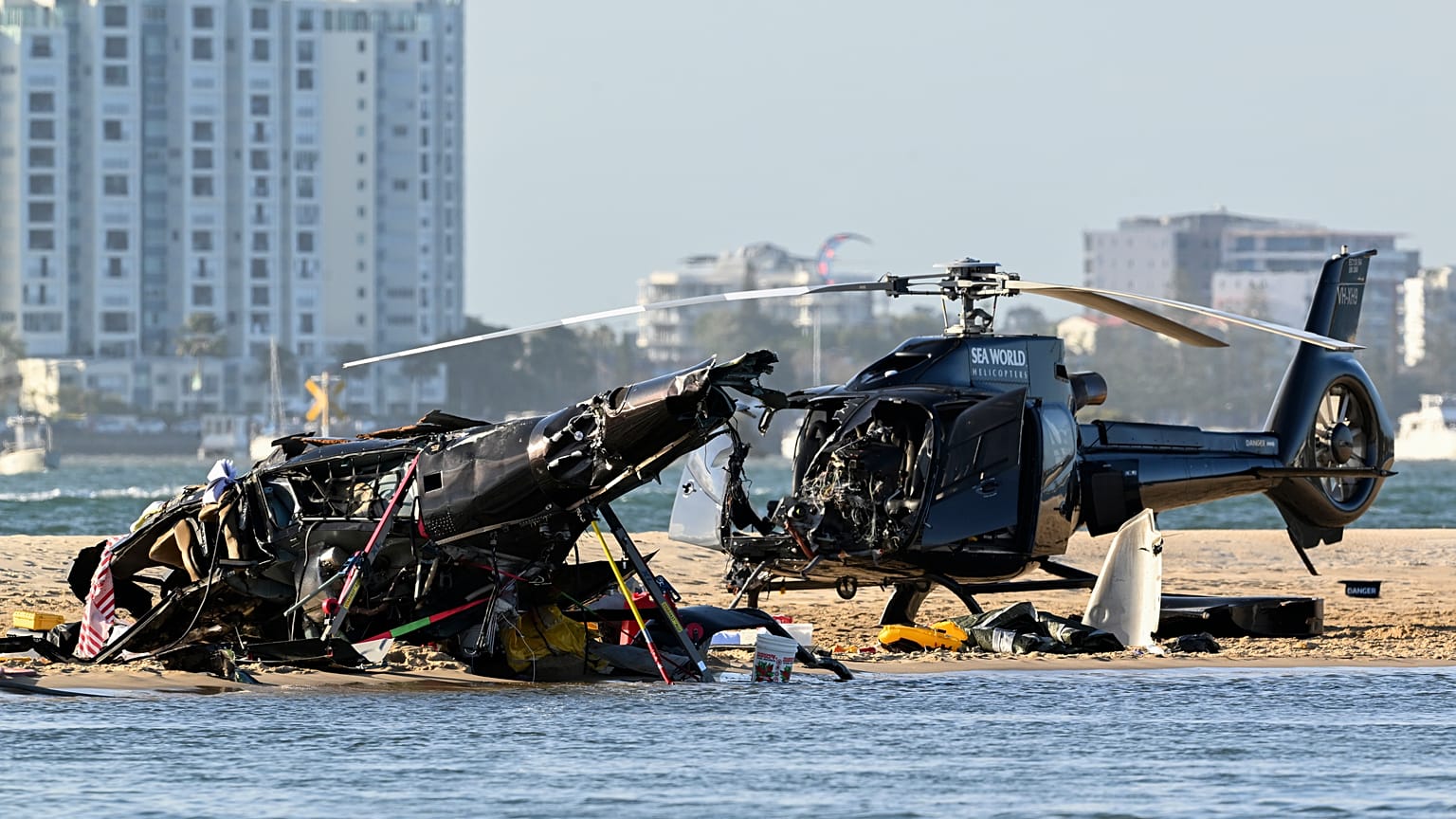 A helikopterek roncsai