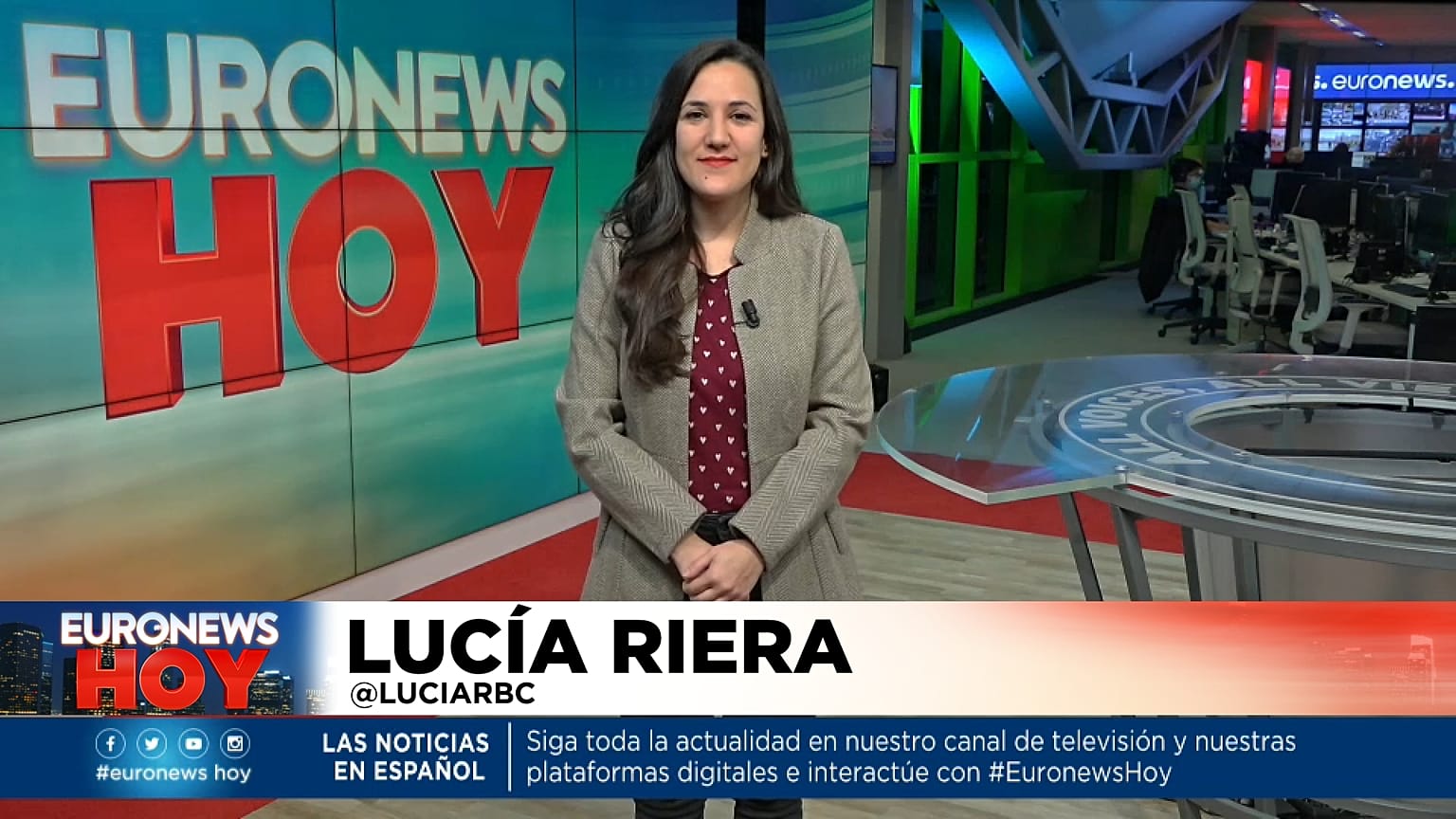 Lucía Riera presenta el informativo diario Euronews Hoy