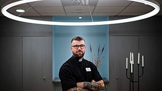 Krafttraining ist für den dänischen Pfarrer Oskar Arngarden eine Begegnung mit Gott.