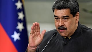 ARCHIVO - El presidente Nicolás Maduro fue entrevistado por el periodista Ignacio Ramonet en el canal estatal VTV