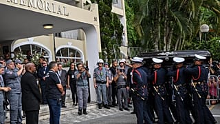 Le cercueil de Pelé à son entrée dans le cimetière de Santos, le Mémorial Nécropole Ecumênica, le 3 janvier 2023