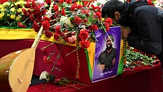 La communauté kurde réunit dans le Val d'Oise (au nord-ouest de Paris) pour rendre hommage à leur mort - 03.01.2023