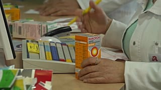 Dos de las principales reivindicaciones son que se produzcan más medicamentos en el país y que se suprima el límite de precio para determinados medicamentos.