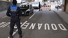Photo d'illustration : douanier suisse à la frontière franco-suisse à Vallorbe, le 17 mars 2020