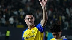 Cristiano Ronaldo salue ses nouveaux fans 