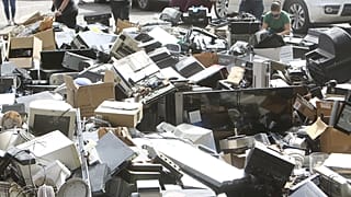 Mérgező anyagok (ólom, arzén, kadmium) szivárognak a túlhasznált elektronikai eszközökből