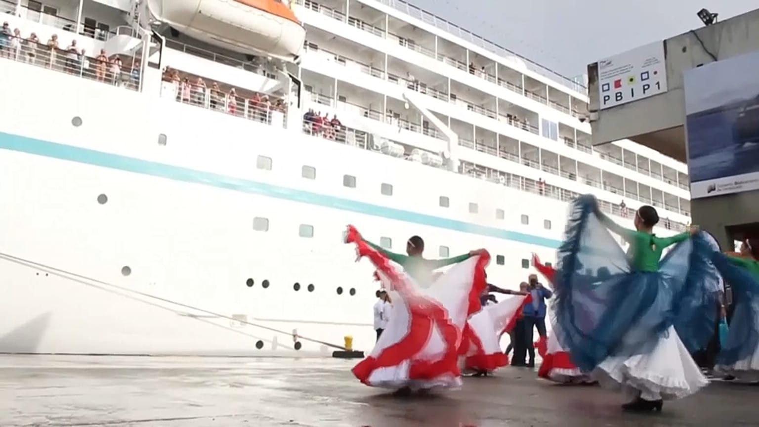 Bienvenida al crucero Amadea en el puerto Internacional El Guamache, en Isla de Margarita