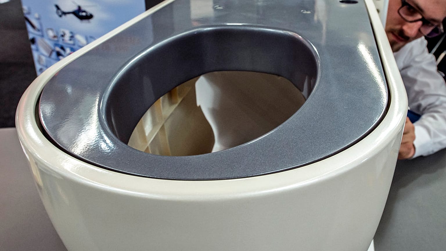 Modell einer Flugzeugtoilette, Beispielbild  