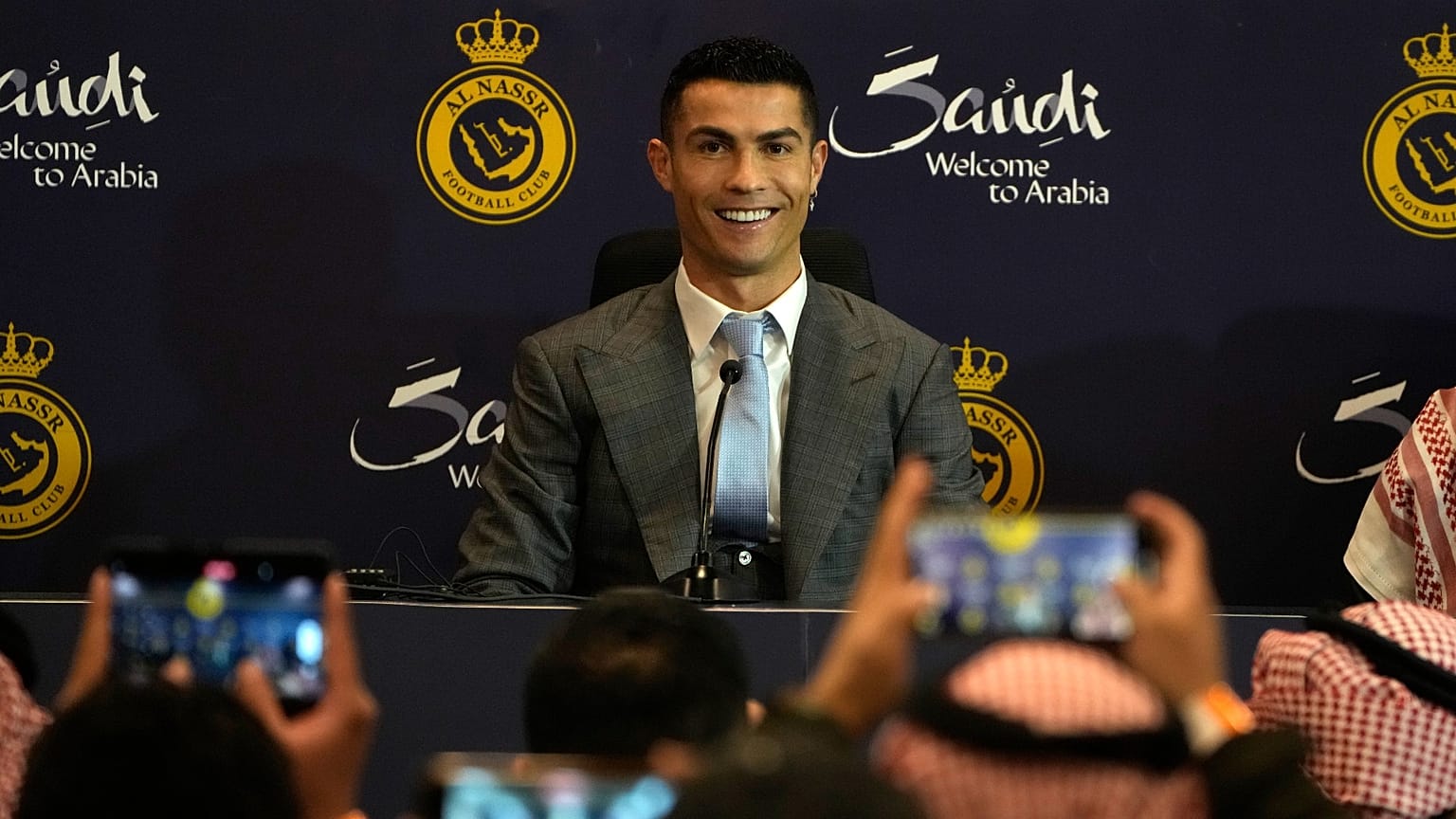 Portekizli yıldız futbolcu Cristiano Ronaldo