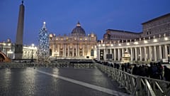 Piazza San Pietro, la notte prima. (4.1.2023)