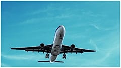 طائرة خلال مرحلة الإقلاع
