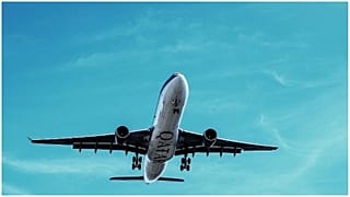 طائرة خلال مرحلة الإقلاع