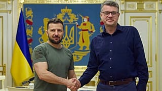  Zelenskyy,  Estonya Dışişleri Bakanı Urmas Reinsalu ile 3 Ağustos 2022'de Ukrayna'nın başkenti Kiev'de 