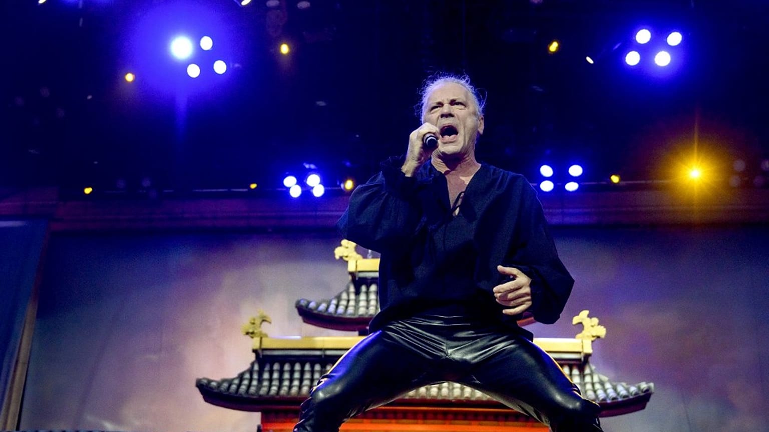 Il cantante degli Iron Maiden Bruce Dickinson