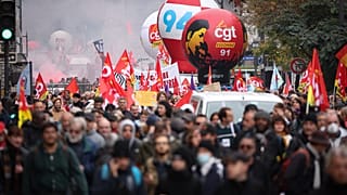 Колонна профсоюзов на акции протеста в Париже 10 ноября 2022 г.
