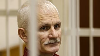 Archív fotó: Alesz Bjaljatszkij belorusz ellenzéki jogvédő