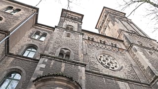 Kirchenglocken ertönten deutschlandweit um elf Uhr, um Benedikt XVI. zu würdigen. Berlin, 5.1.2023